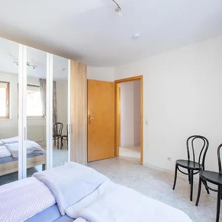 Delightful In Near Forest Apartman